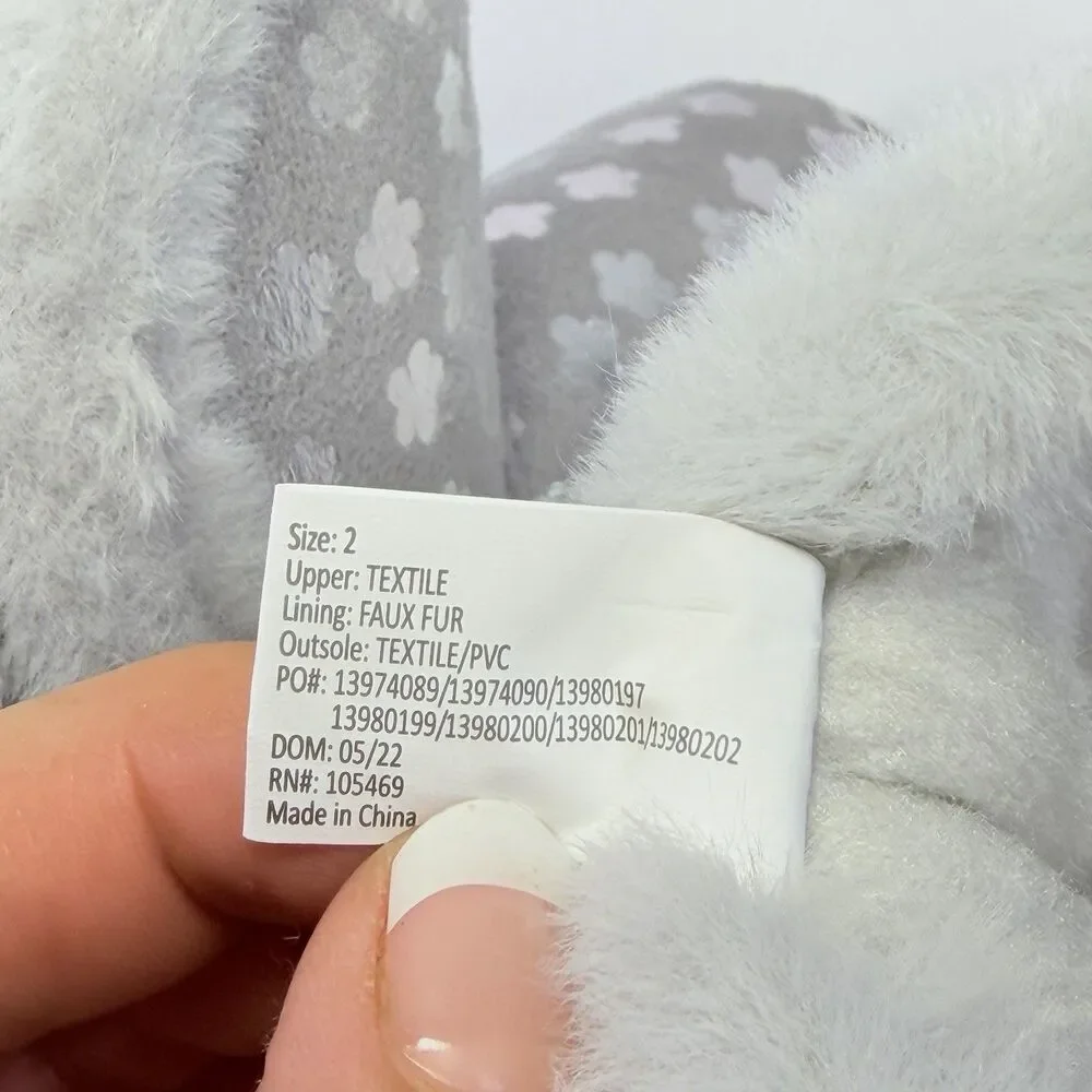Olivia Miller Girls' Slipper Winter Boots Silver Stars, Faux Fur Gray Size 2